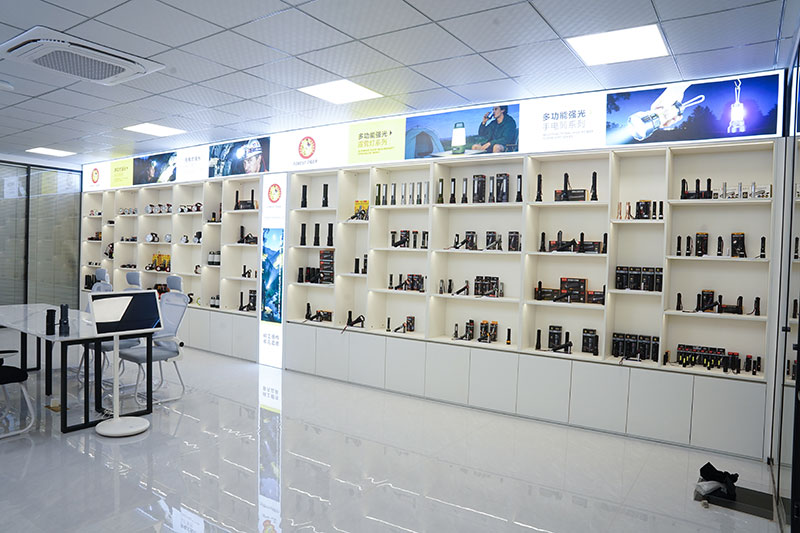 Comment choisir un fabricant fiable de lampes de poche LED en Chine pour les projets OEM ?